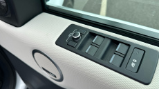 Land Rover Discovery 3.0 D300 R-Dynamic HSE 5dr Auto Diesel Station Wagon